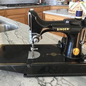 Singer Featherweight  221-1 Antique Sewing Machine with Case and all Accessories
